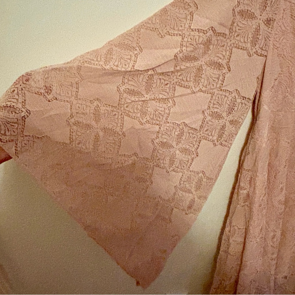 🎀 PLUS Lace Dress 🎀 - Picture 6 of 10